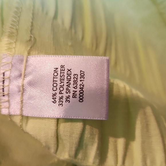 CJ BANKS size 3X zip front lightweight jacket with pockets. Beautiful chartreuse - Picture 9 of 10